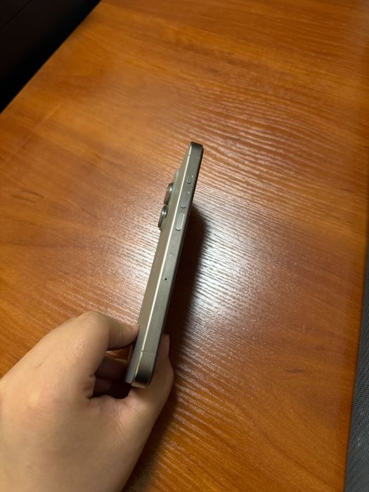 Продам срочно iphone 15 pro, 256 gb