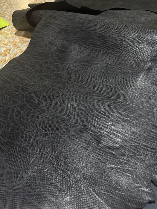 Натуральные обрезы кожи, кожа