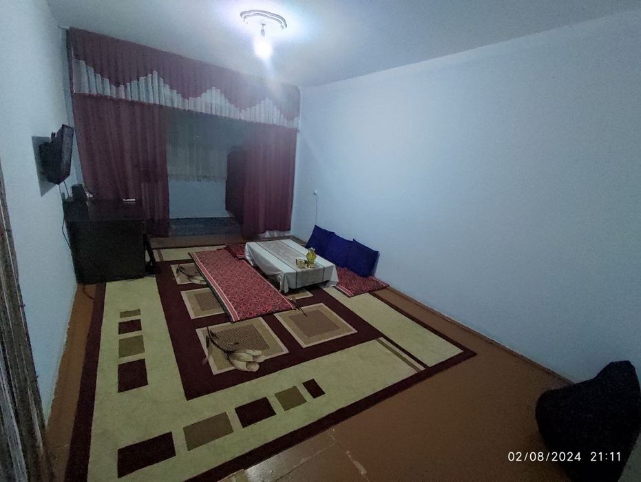 Оҳангаронда 2 хонали квартира сотилади