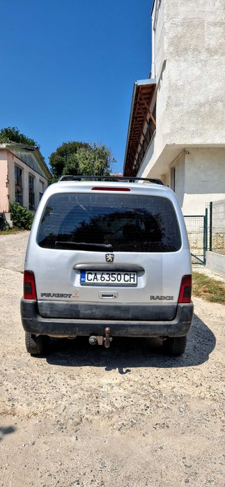 Продавам цяла за части