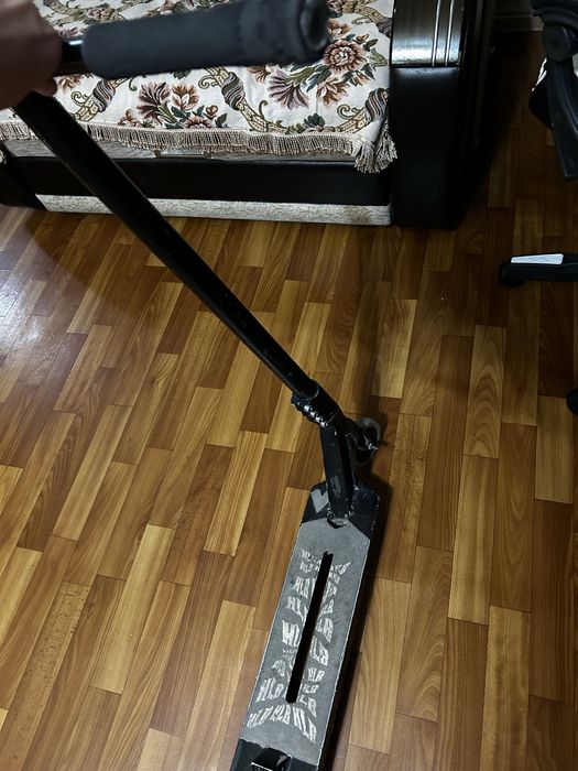 Продам трюковой самокат Tech Team