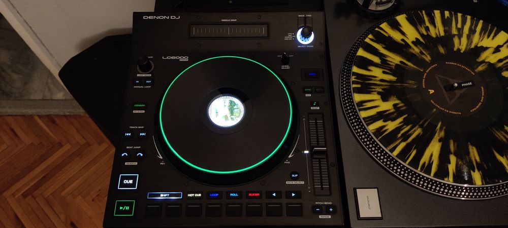 Denon LC6000 DJ контролер
