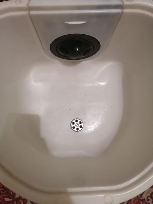 Продам стиральную машину "десна"