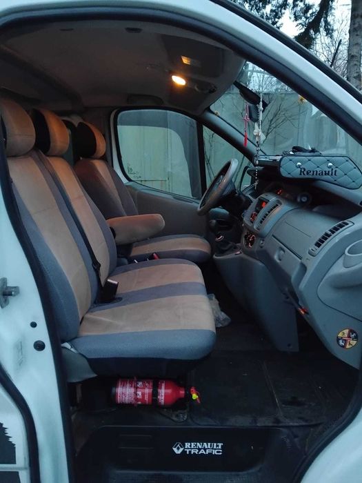 Renault Trafic 8+1