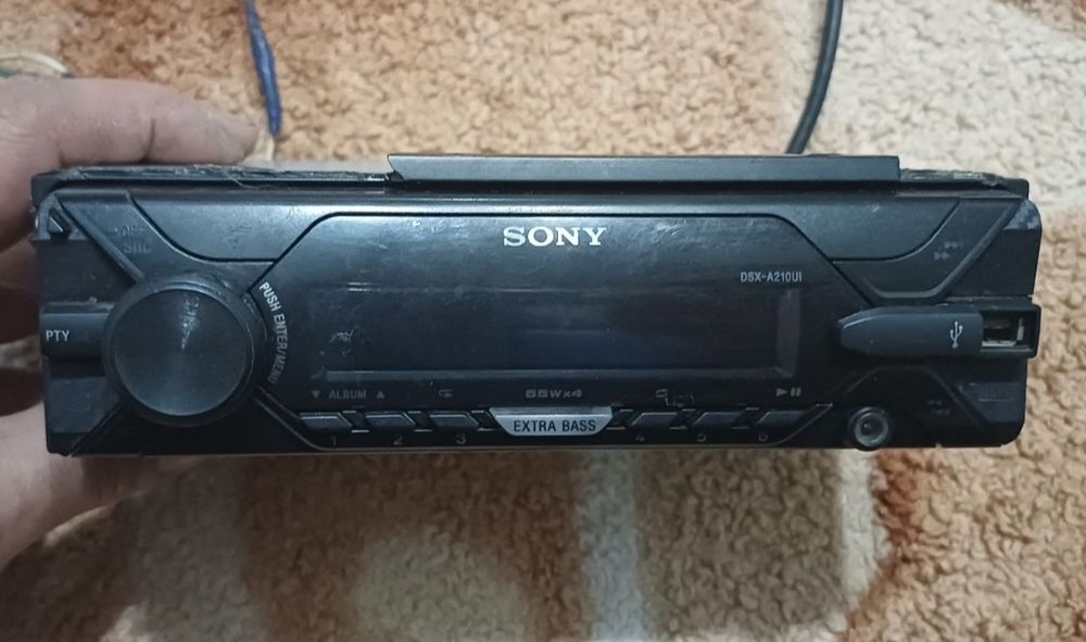 Продам Магнитолу "Sony"