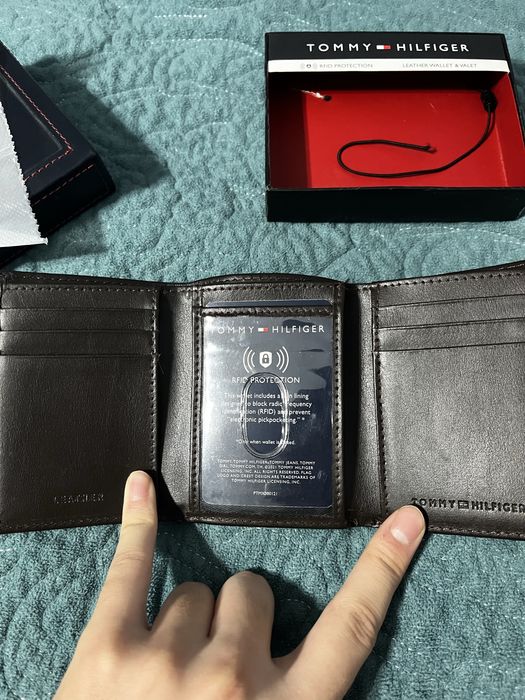 Кошелек TommyHilfiger