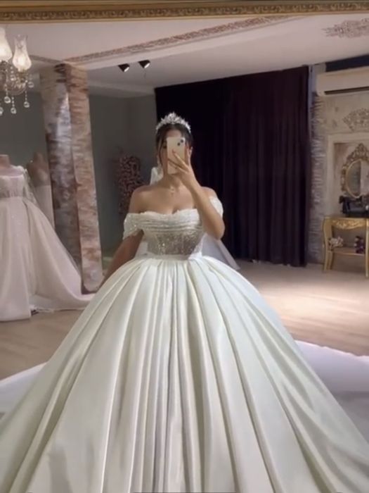 Сватбена булчинска рокля