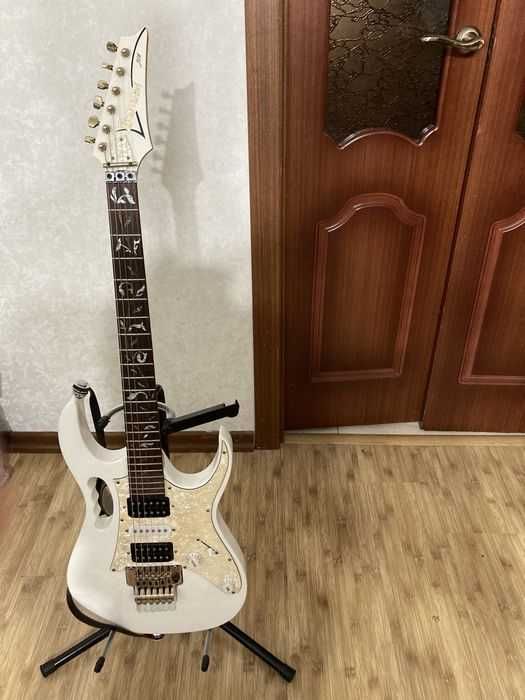 Продам электрогитару Ibanez Steve vai Jem