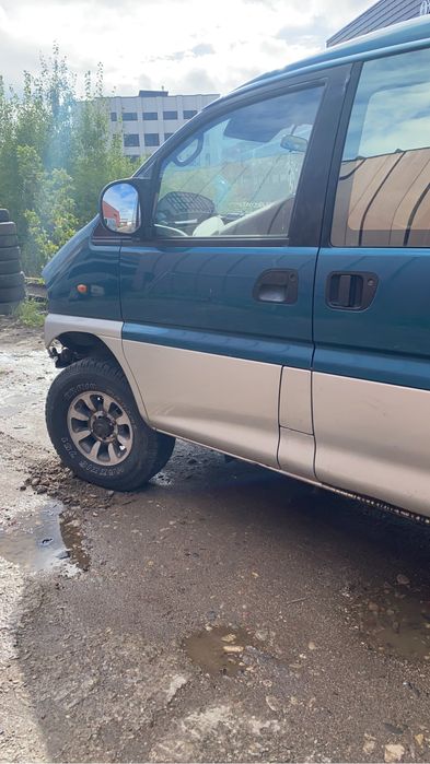 Митцсубиси Делика