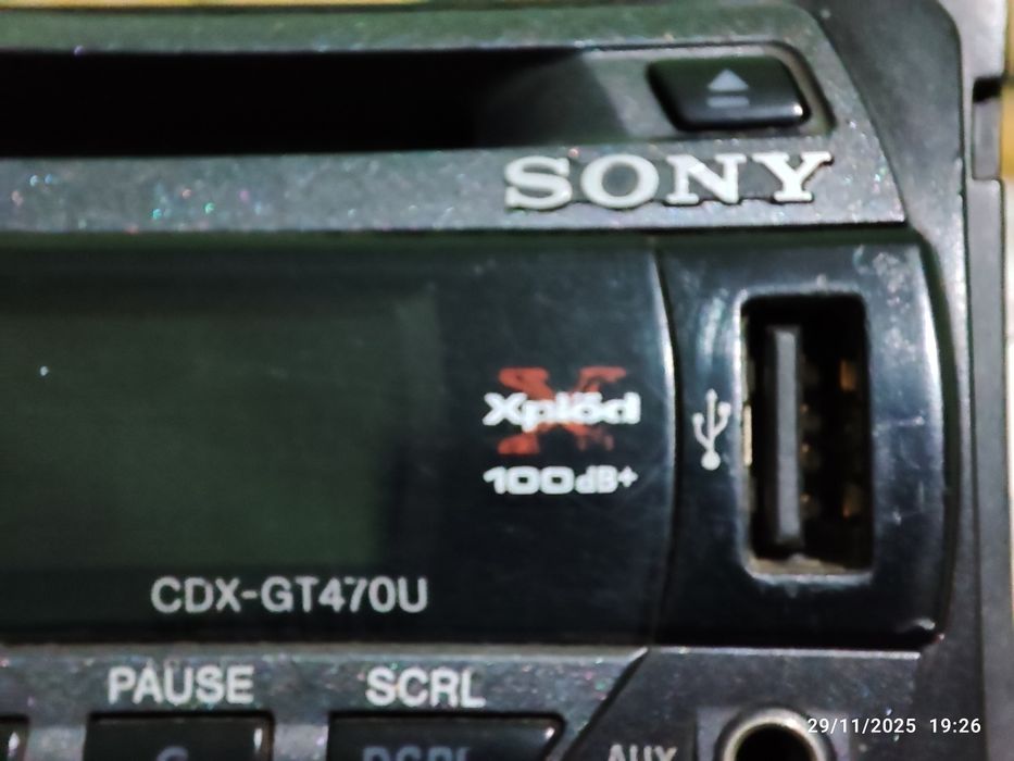 SONY CDX - GT470U original magnitola sotiladi
