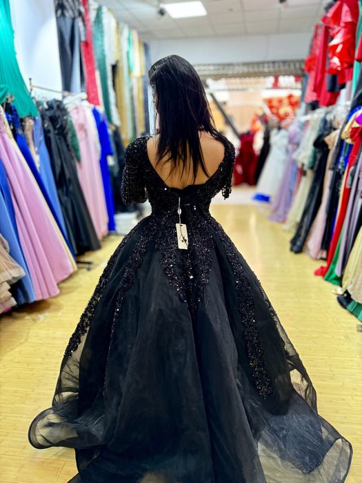 Rochie neagră cu corset