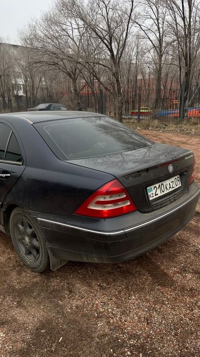 Продаю мерседес.