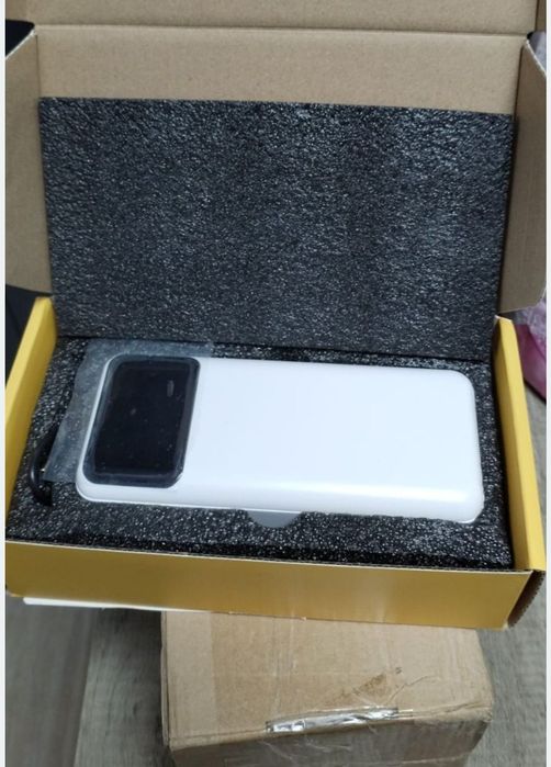 50000 mAh-Baterie externa cu afișaj led și lanternă