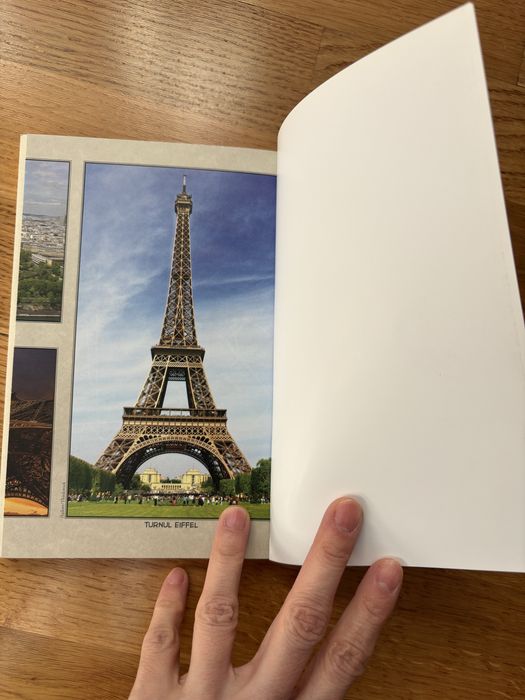 Carte Unde este Turnul Eiffel?
