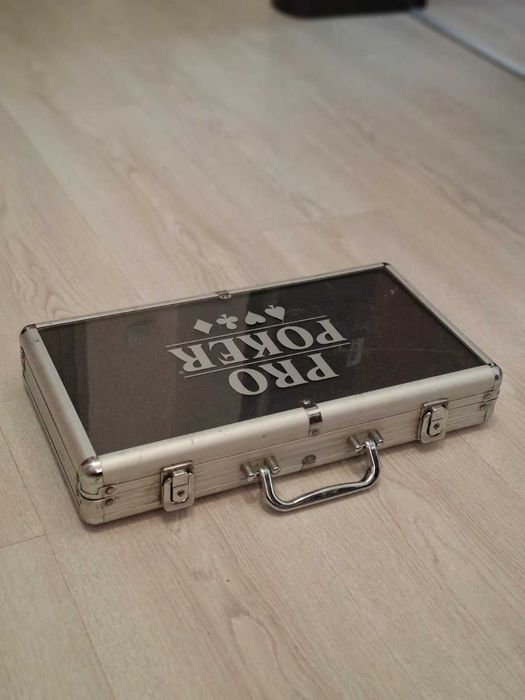 Покер комплект 300 чипа