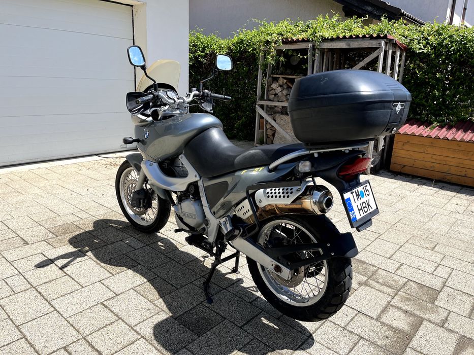 Vând motocicleta BMW F650ST (1999) – 10.000 km, revizii, stare f. bună, dotări