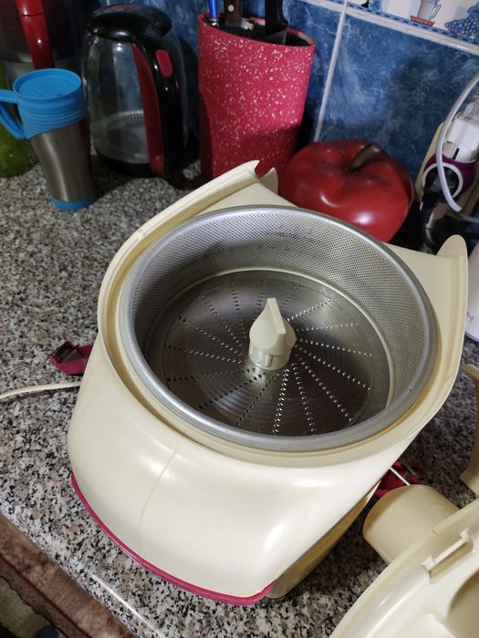Продам соковыжималку