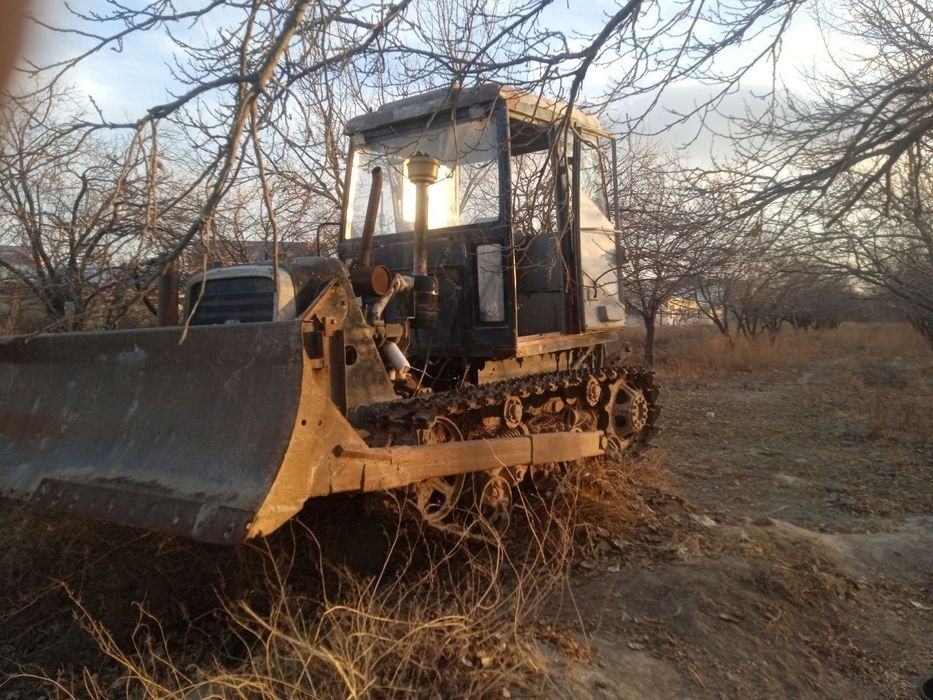 Yutu S 702_A traktori sotiladi