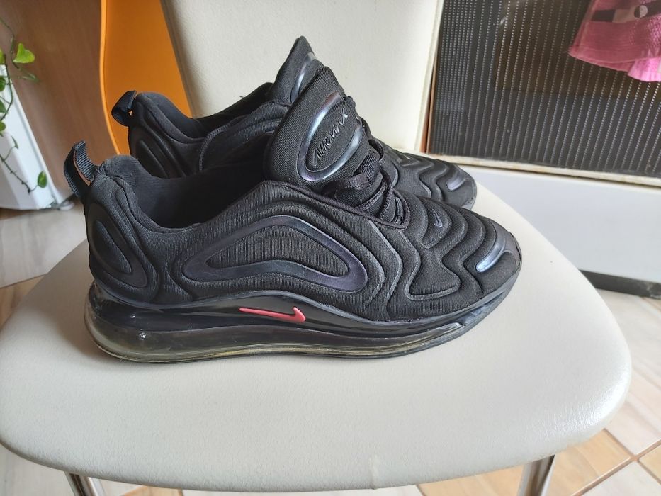 Vand adidași Nike Air Max720