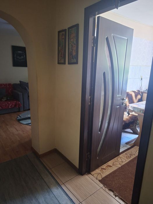 Vand apartament 3 camere