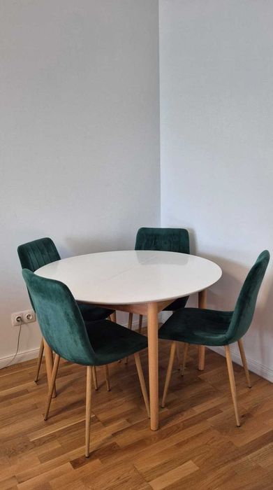 Set masa extensibila + 4 scaune