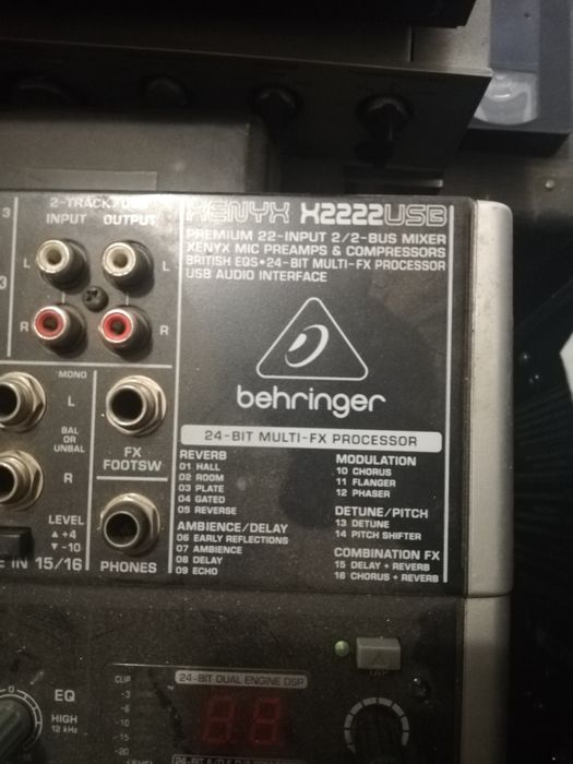 BEHRINGER X2222USB микшерный пульт