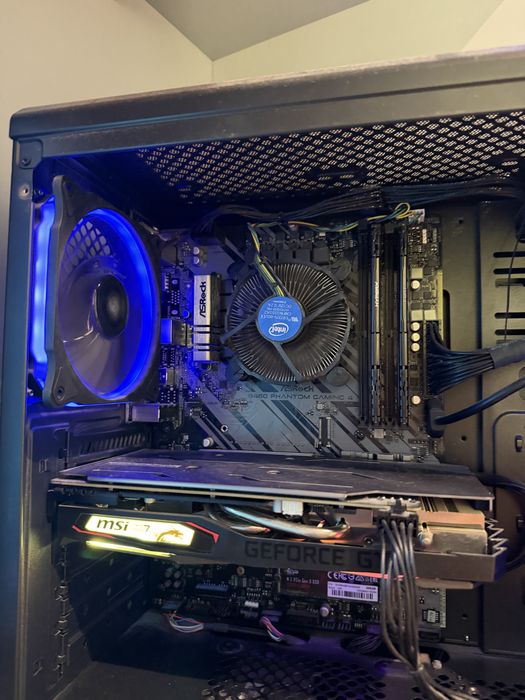 Геймърски компютър i5-10400F / GTX 1660 Gaming X 6GB / 16GB RAM + Монитор AOC 144Hz