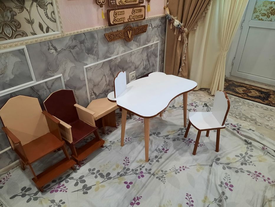 Детский стол и стульчик ручная работа