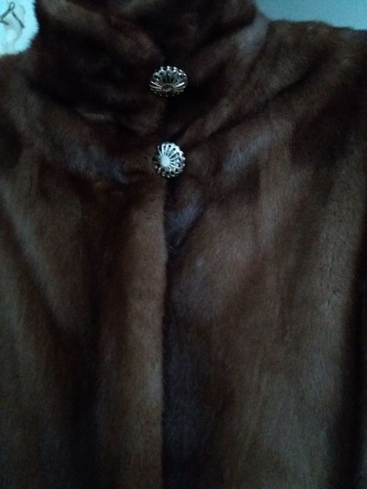 Продаю норковую шубу