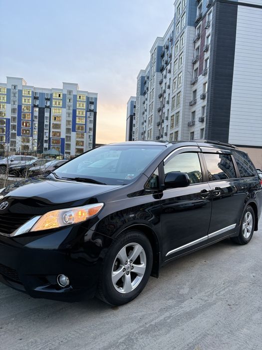 Продается Тойота Сиенна 2014 года