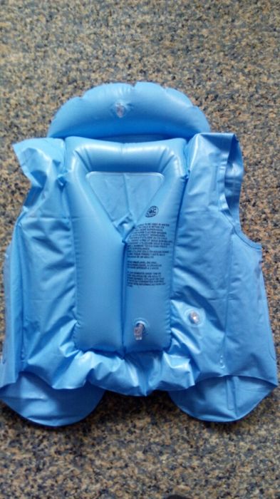 Продам детский плавательный жилет