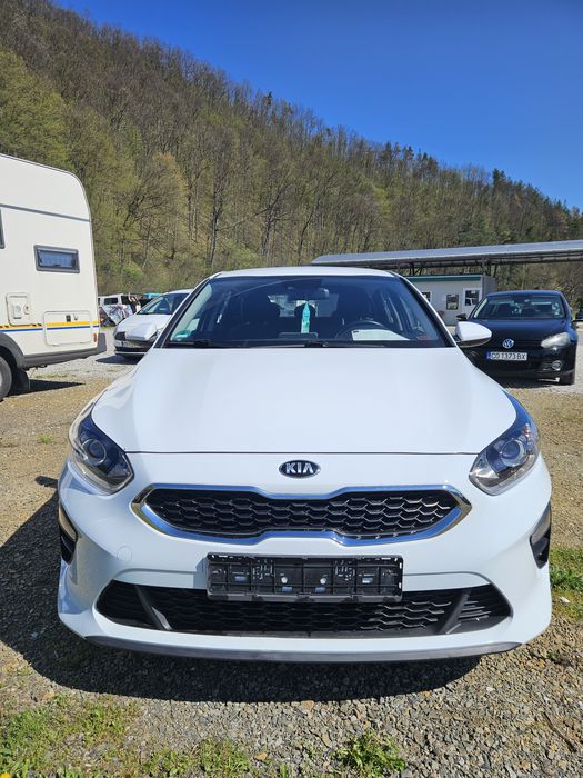 Kia Cee'd 1.4 Хечбек Бензин