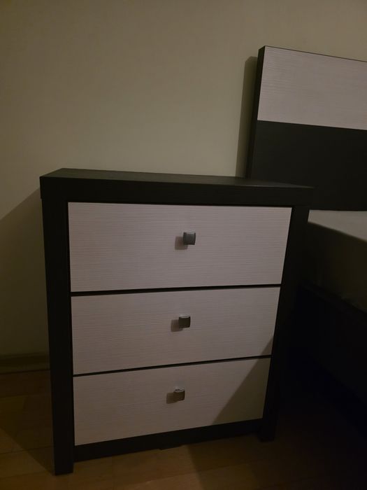 Vând set mobilier dormitor