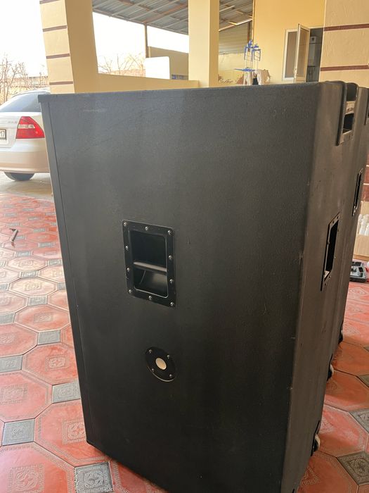 Корпуса от колонок peavey sp218