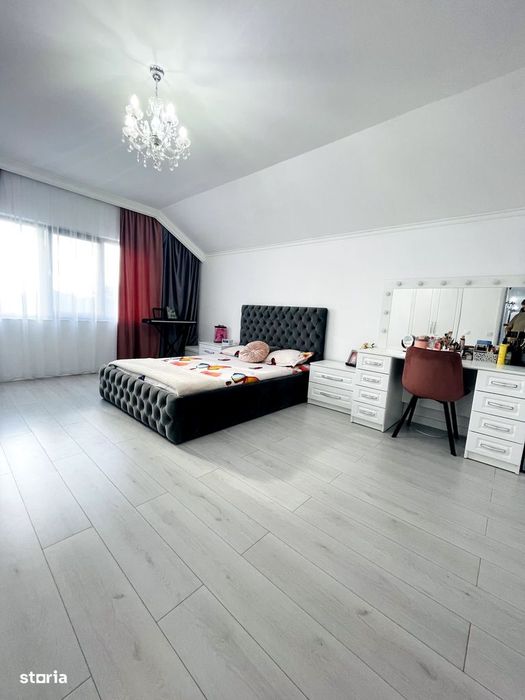 Casă de vânzare – 6 camere P+M, Haieu