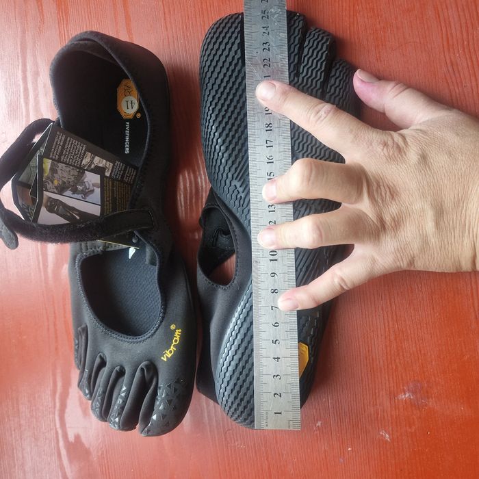 Продам босоногие, пятипалые балетки vibram 25000тг.