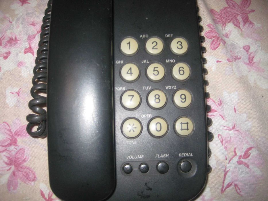 Стационарен телефон - 2 бр.