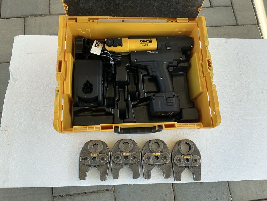 Vind  presa sertizare Rems Mini Press cu bacuri M15,,18,22,28 noua 0presari