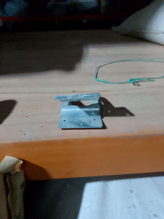 Крепление труб к профелям