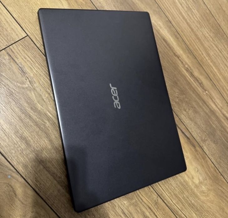 Ноутбук Айсер 1 тр