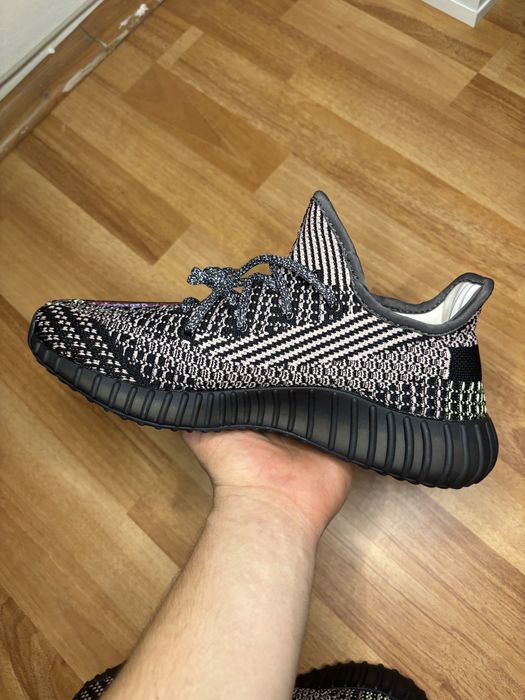 YEEZY 350 V2 “Yecheil”