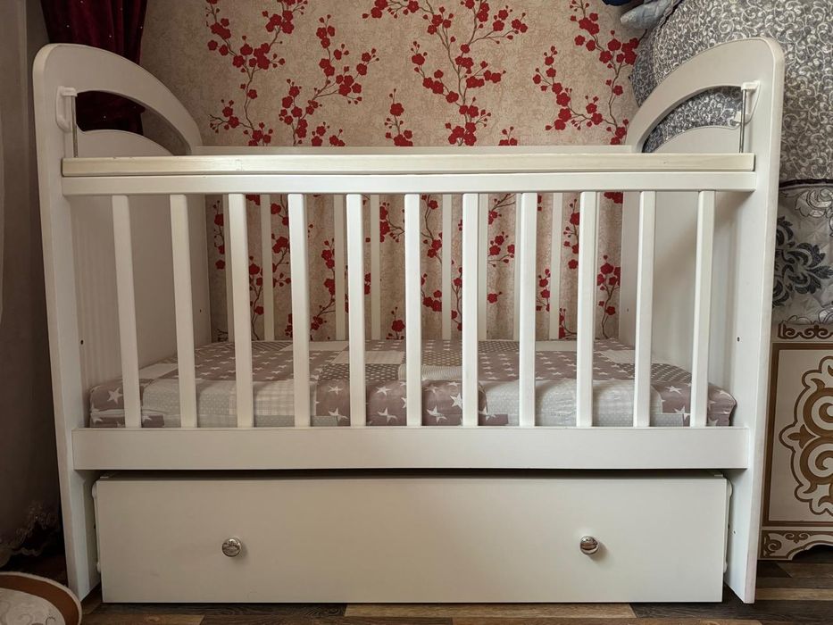 Прадаётся детский манеж