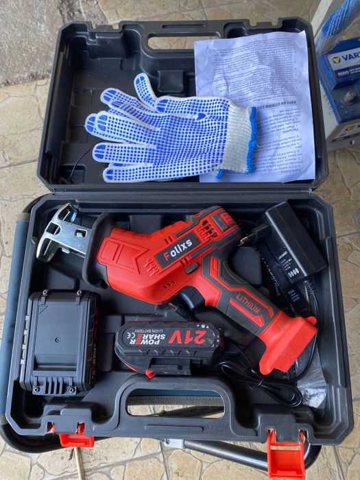 Fierastrau sabie Folixs 3000 RPM 2 Baterii led iluminare