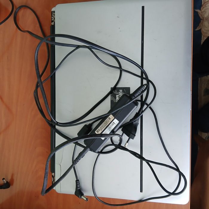 Лаптоп  Fujitsu Simens
