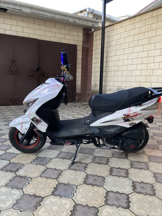 Продается мопед m8 pro с двигателем от Liya 150 cm3