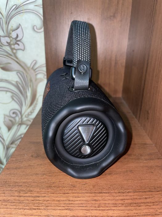 Продам Jbl Charge 6