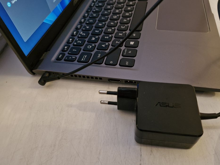 Ноутбук Asus Vivobook