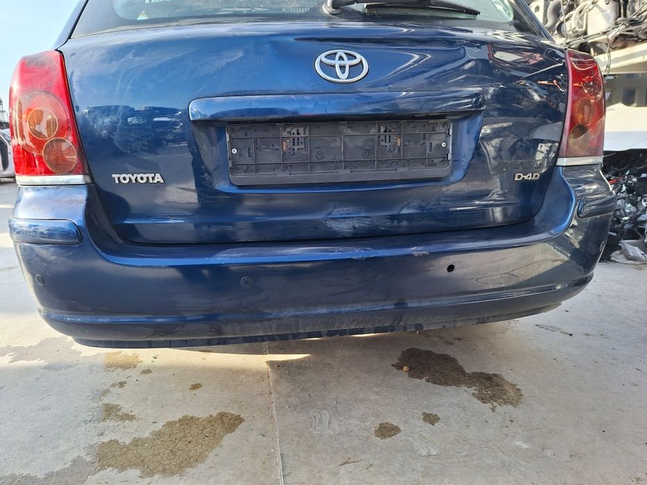 Задна броня с парктроници Toyota Avensis combi  / Тойота Авенсис комби