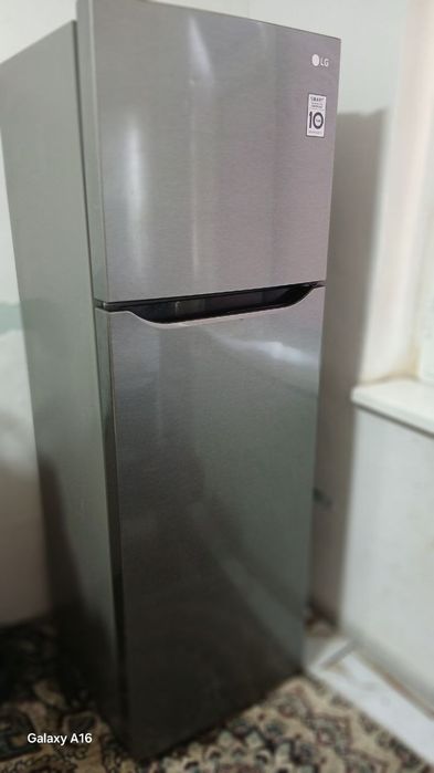 Холодильник LG, почти новый