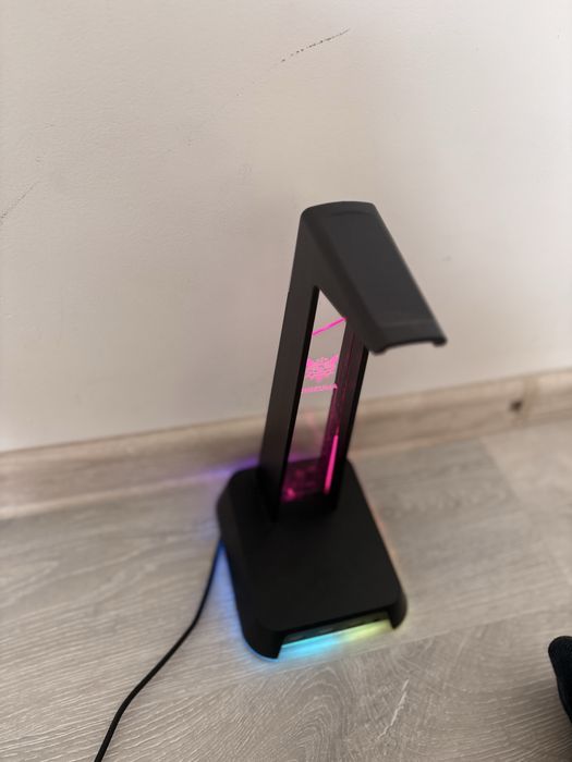 Casti gaming RGB surround noise cancelation si/sau suport RGB casti